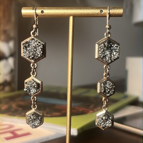 Jewelry - 3 tier dangle earrings gold and black sparkle quartz rock octagon shaped 3” long